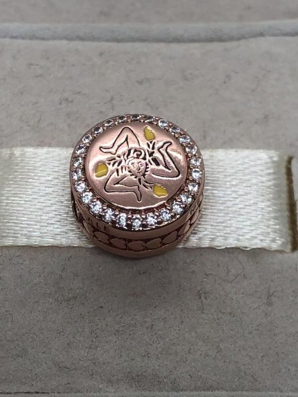 ✨🔥Pandora Island Of Sicily Italy Exclusive Trinacria  Charm rose gold